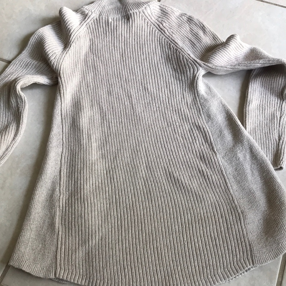 Cute beige long sleeve sweater👵🏻 - Picture 6 of 6